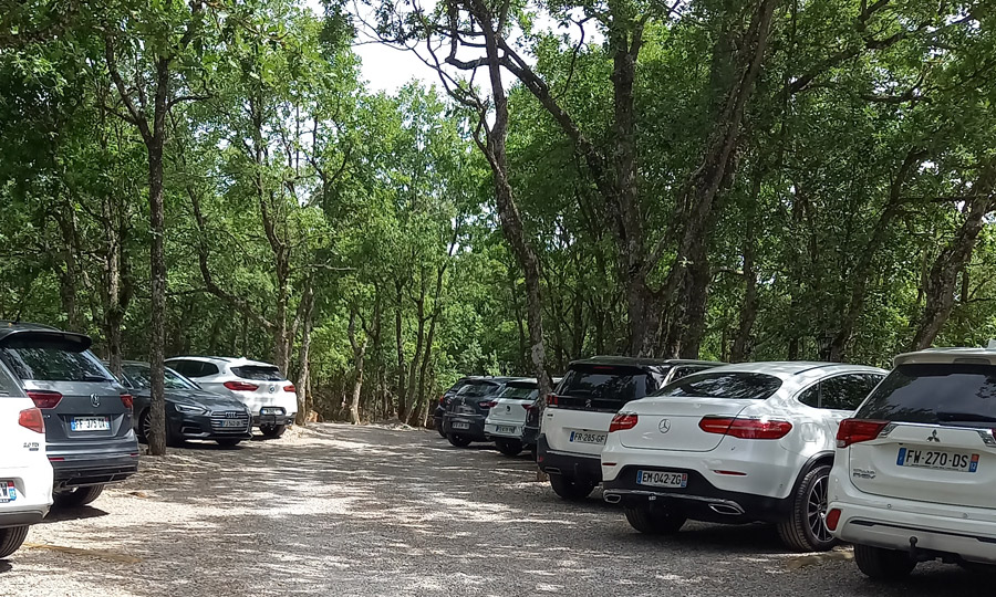 cottage-parking